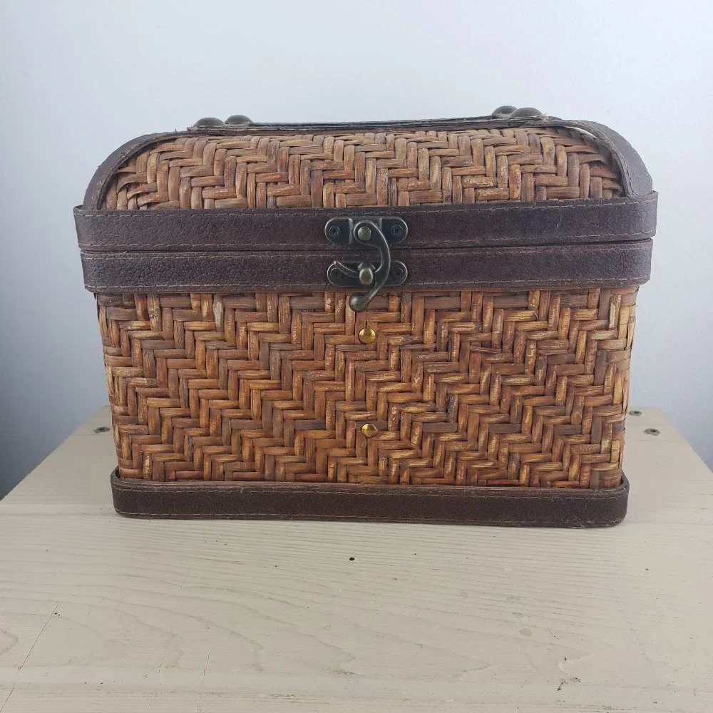 GB Retailers Woven Wooden Locking Box